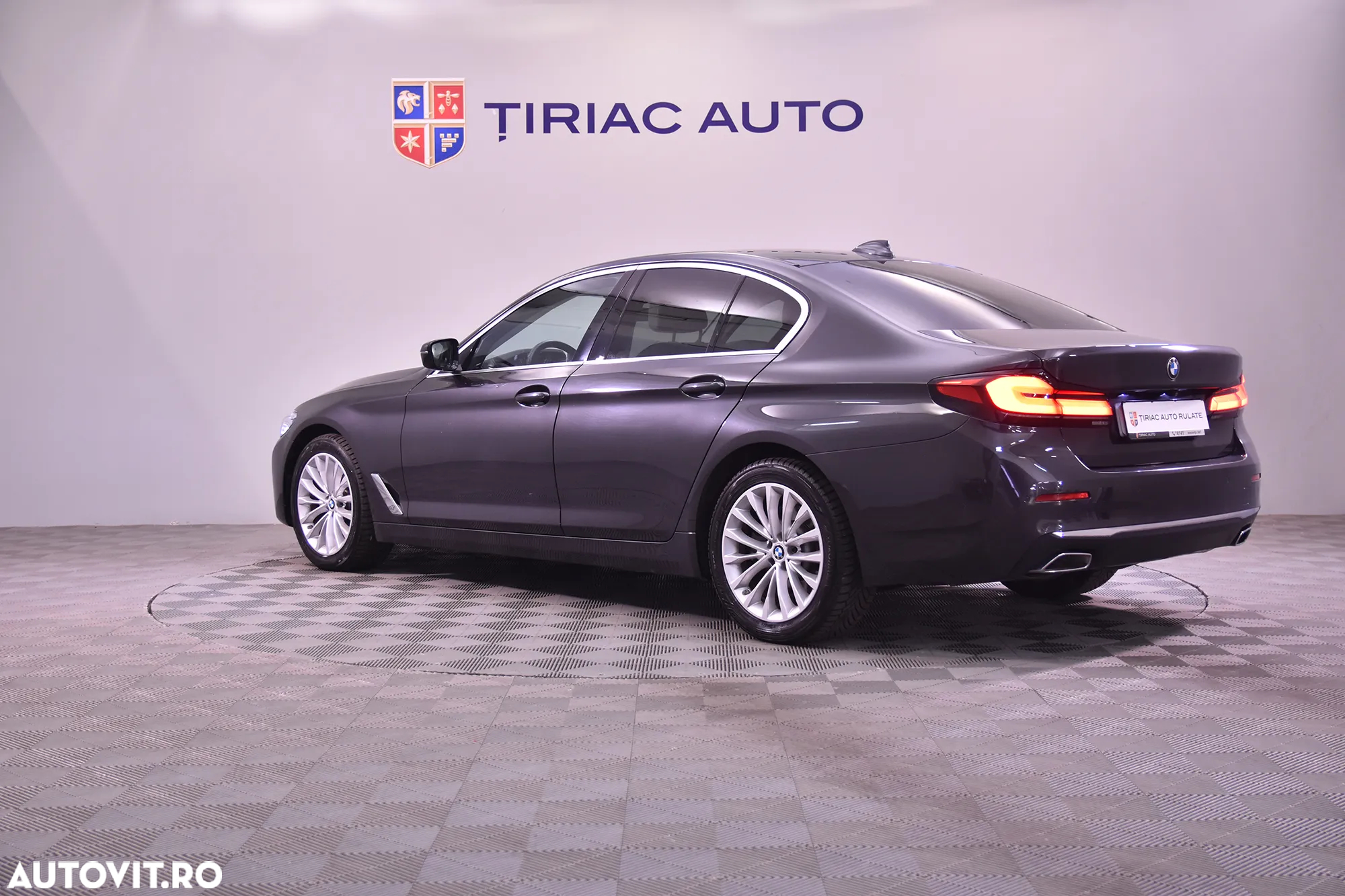 BMW Seria 5 520d xDrive Aut. Luxury Line - 3