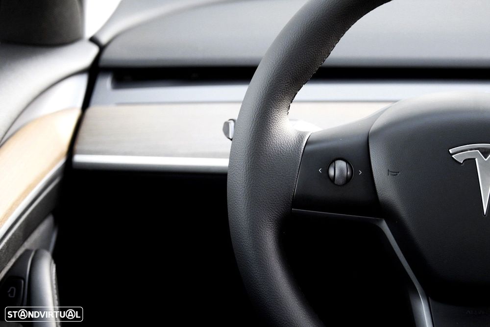Tesla Model 3 Long Range Tração Traseira - 29