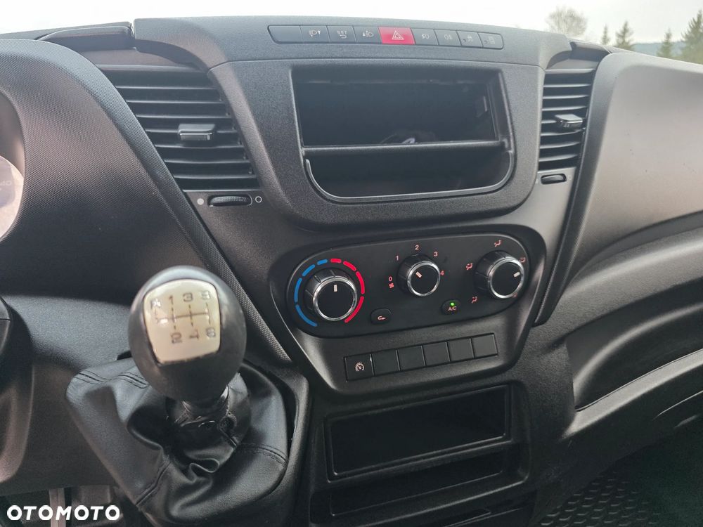 Iveco Daily 35c-15 Kontener 4.20 M + Winda ! Super Stan  ! 3.0 HPI  ! 150 Km ! - 23