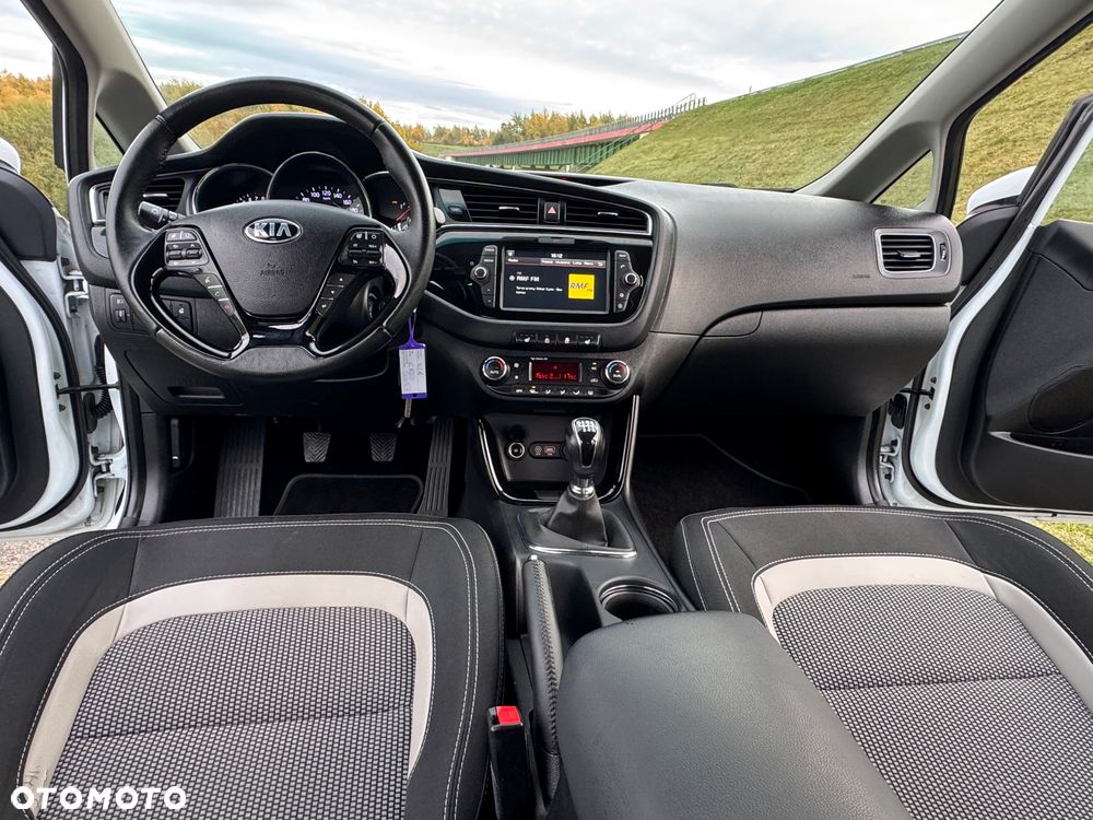 Kia Ceed 1.6 GDI Platinum Edition - 26