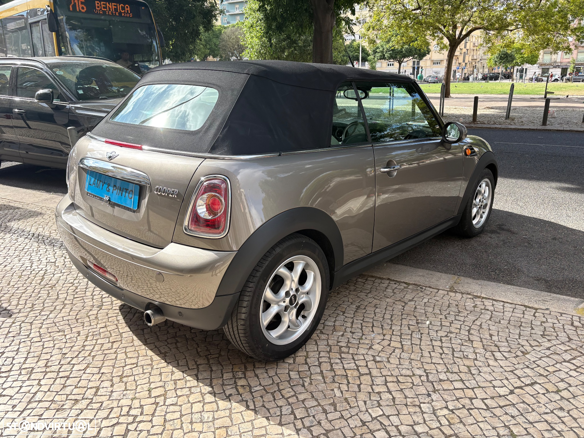 MINI Cabrio Cooper Auto. Highgate - 8