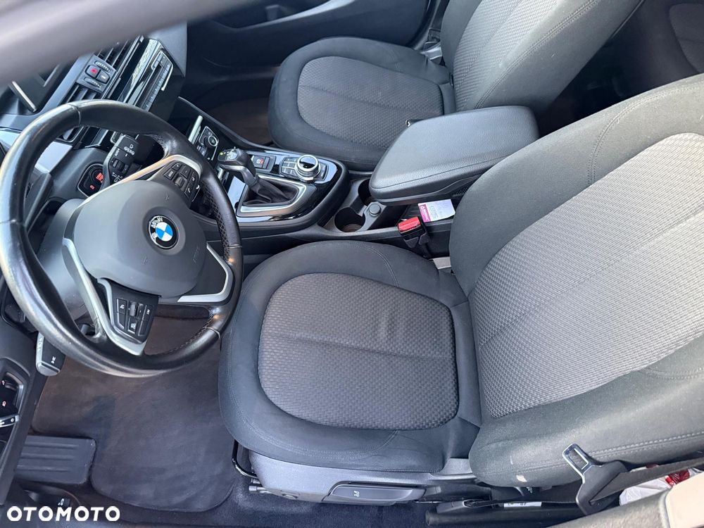 BMW Seria 2 218d Sport-Aut Advantage - 11