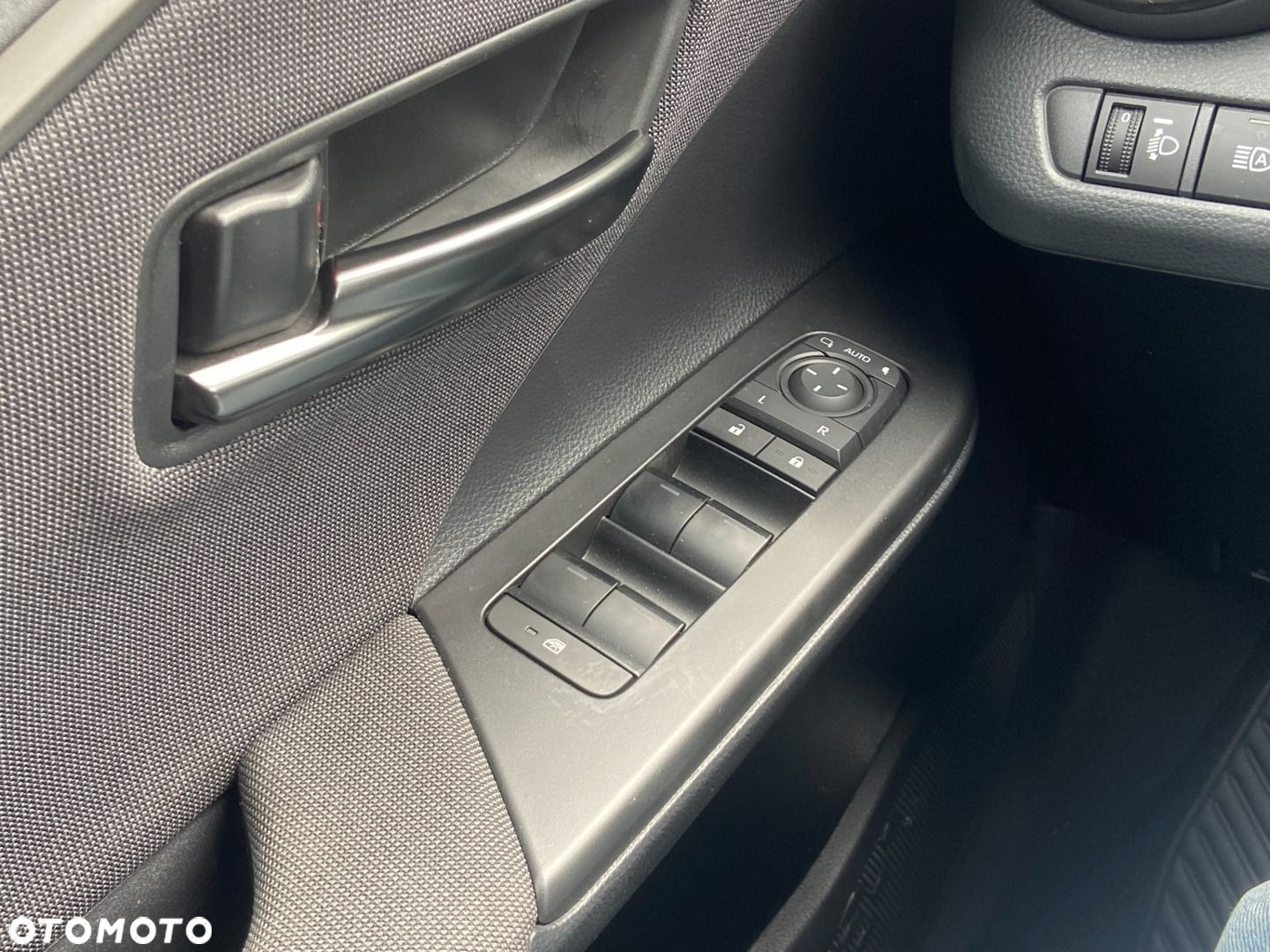 Toyota C-HR 1.8 Hybrid Style - 16