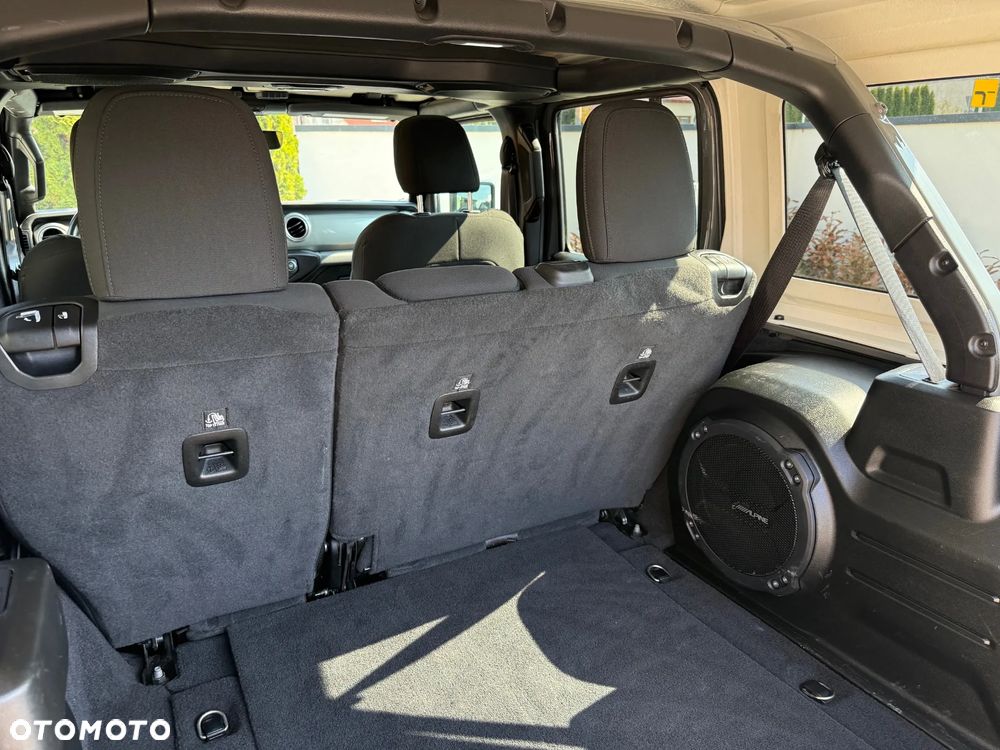 Jeep Wrangler Unlimited GME 2.0 Turbo Sahara - 12