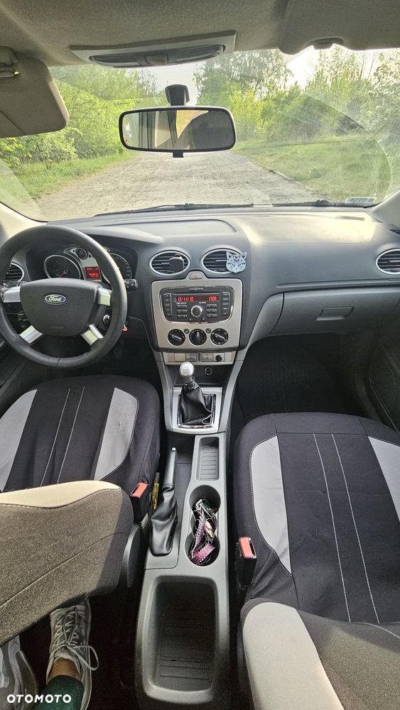 Ford Focus 1.8 TDCi Ambiente - 6