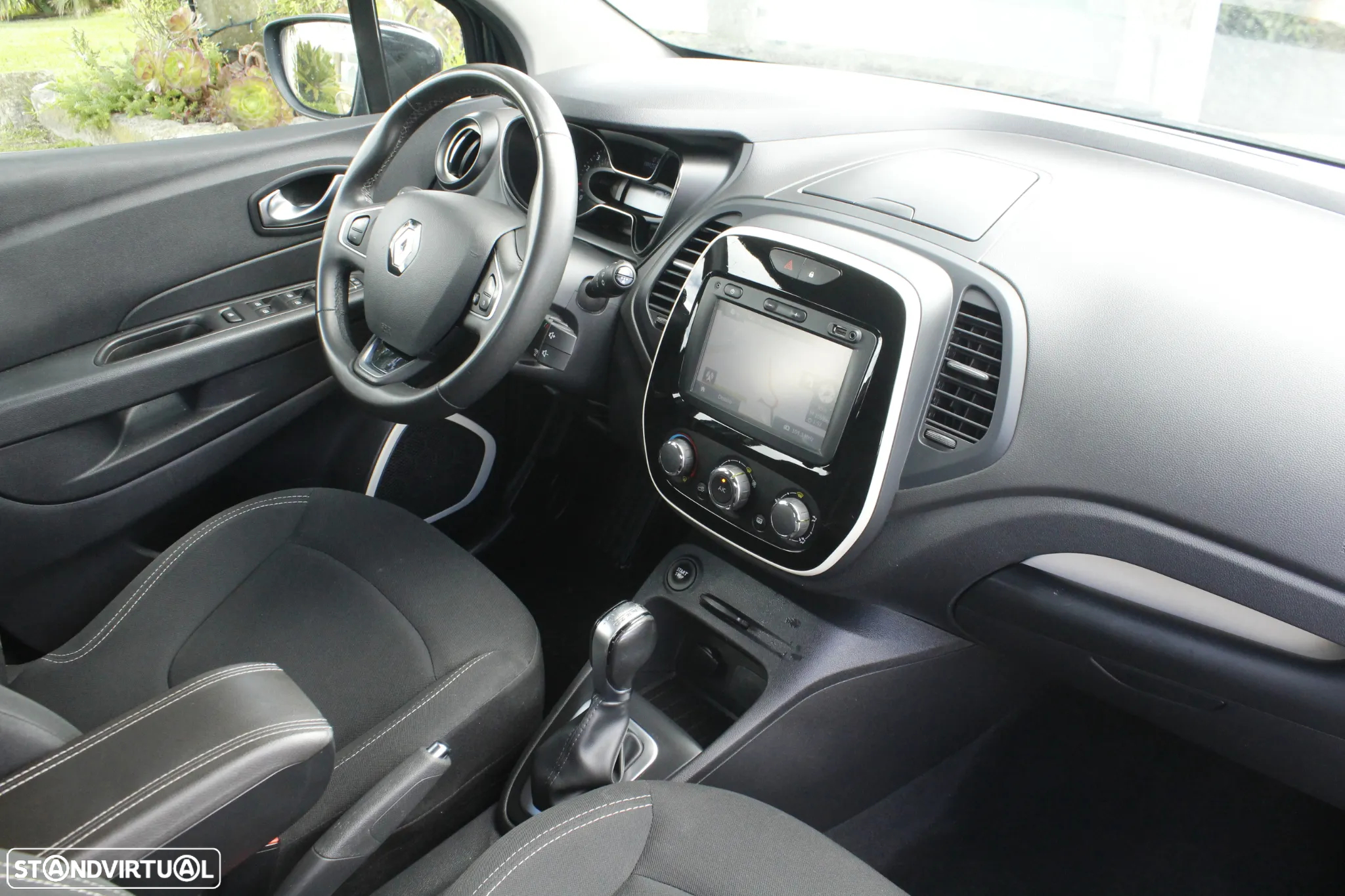 Renault Captur 1.5 dCi Exclusive EDC - 16