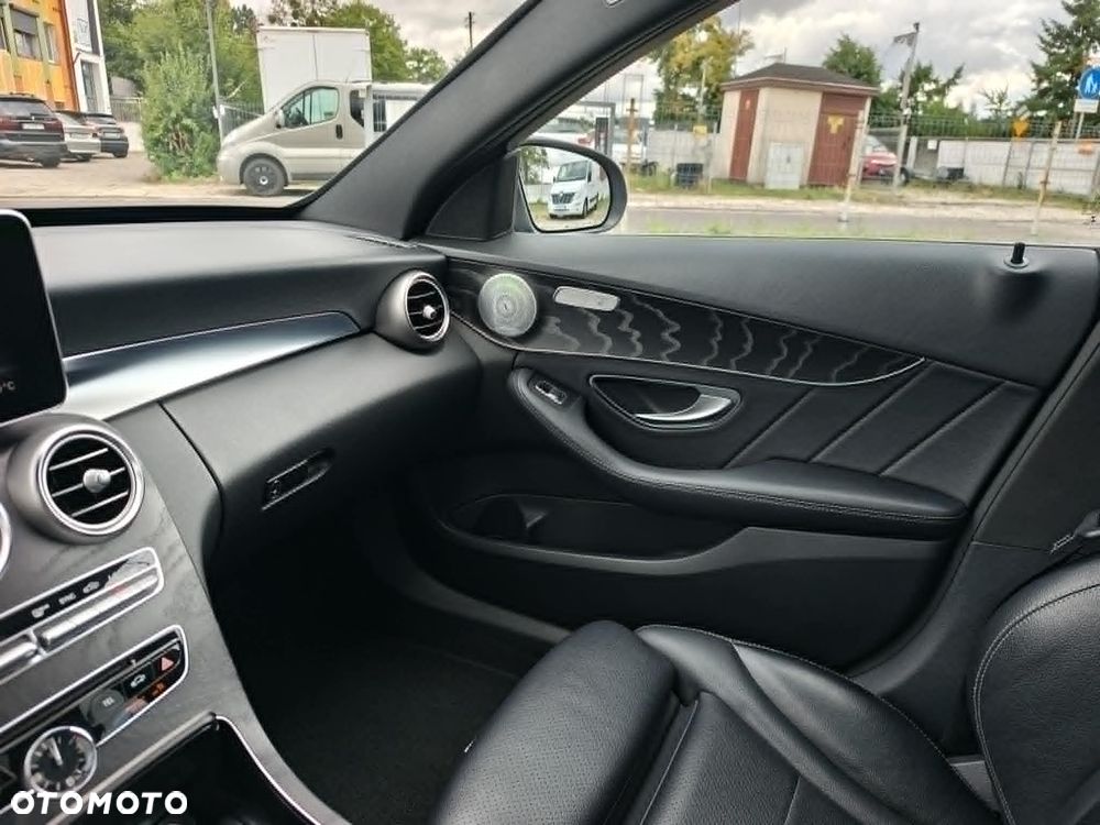 Mercedes-Benz Klasa C 180 (BlueTEC) d 7G-TRONIC AMG Line - 28