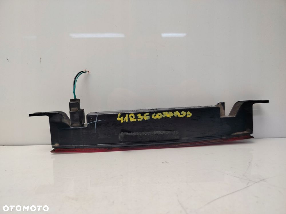 jeep compass lift 11r- trzecie światło stop stopu 05303754af - 7