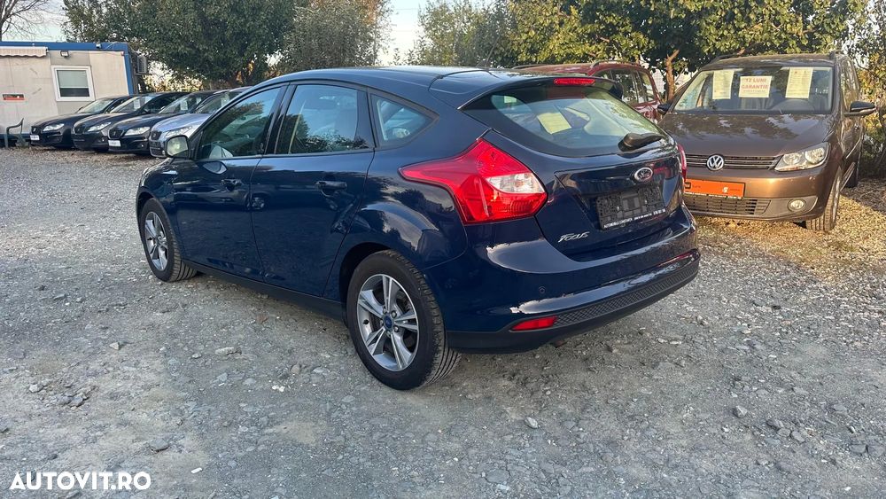 Ford Focus - 13