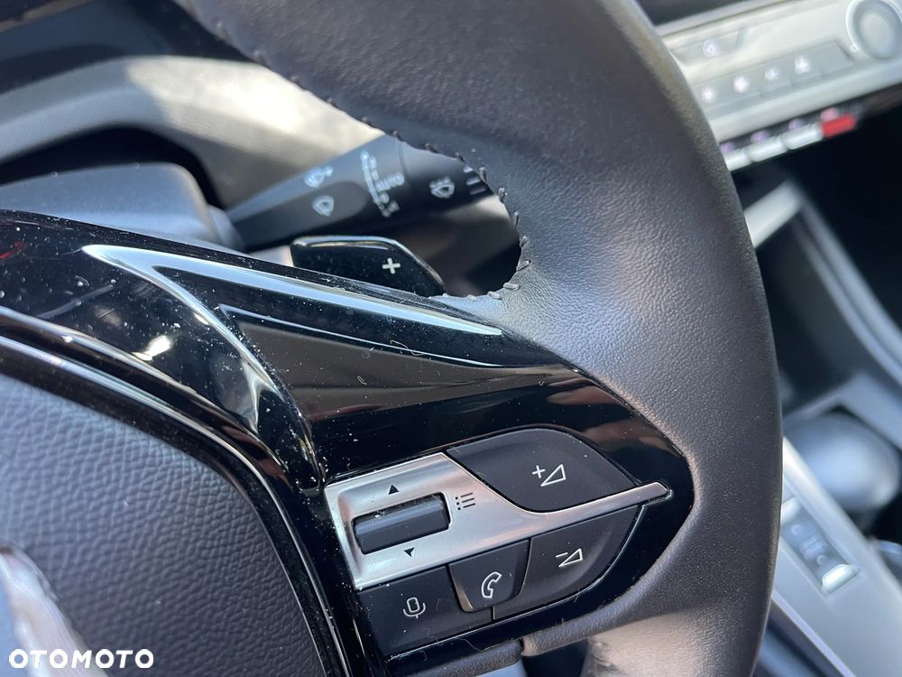 Peugeot 308 1.6 Hybrid PHEV Active Pack EAT8 - 19