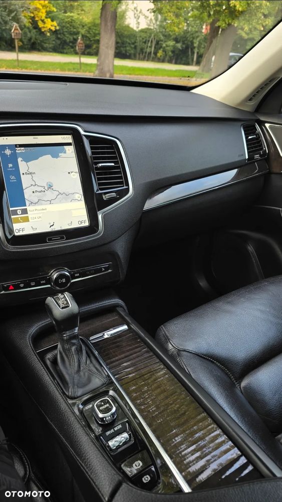 Volvo XC 90 - 16