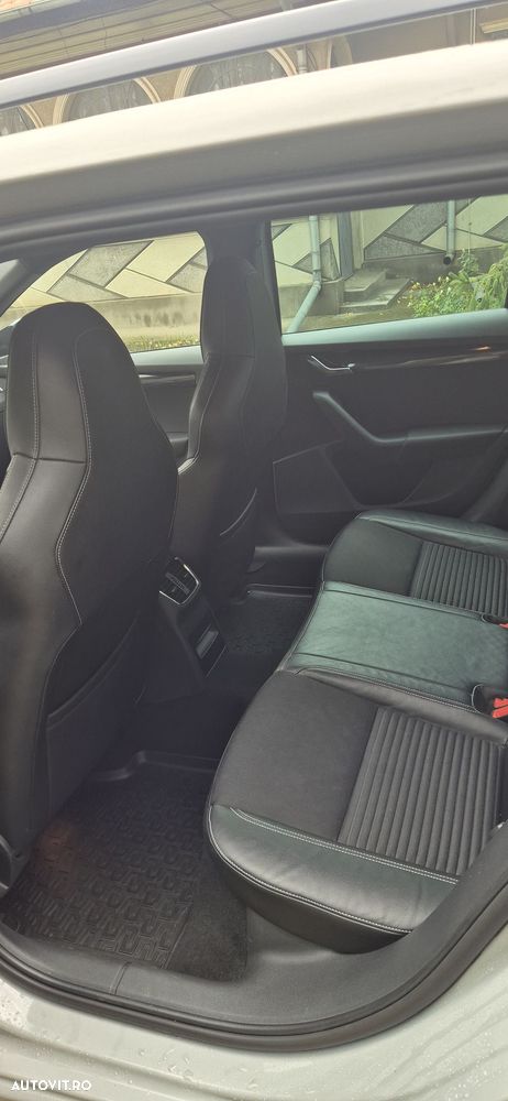 Skoda Octavia 2.0 TDI RS DSG - 12