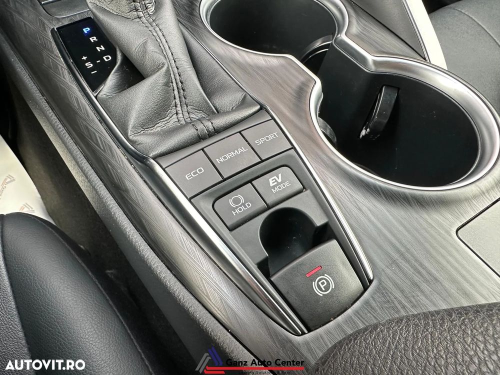 Toyota Camry Executive - 23
