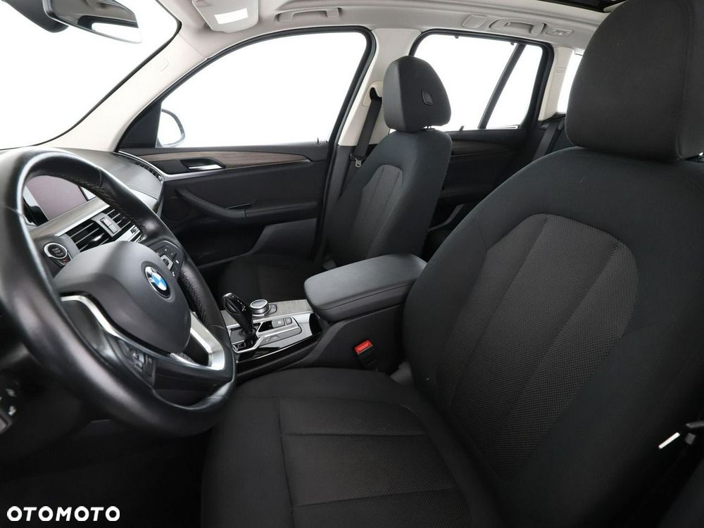 BMW X3 xDrive20d Advantage - 14