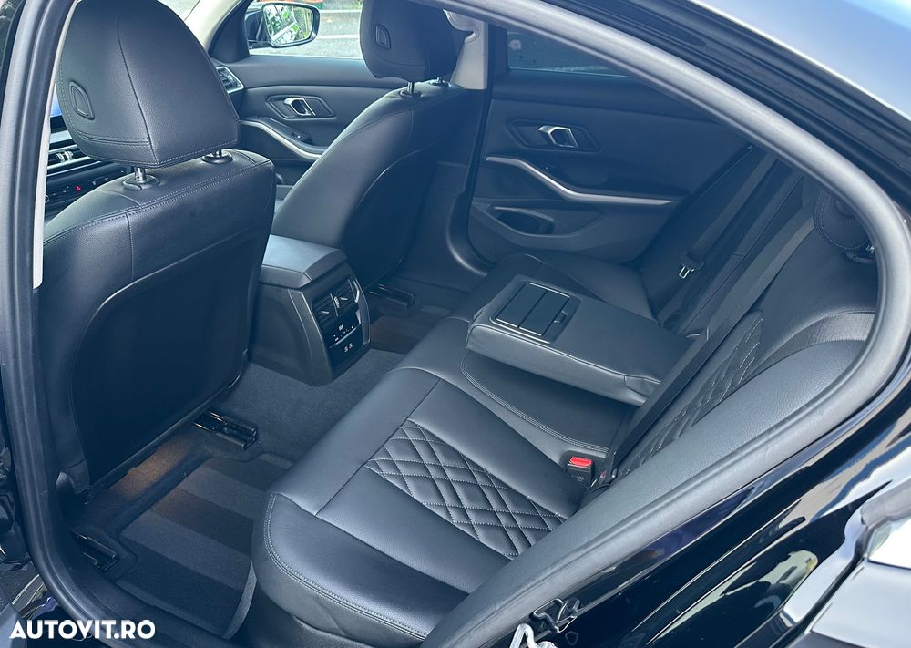 BMW Seria 3 318d AT MHEV - 8