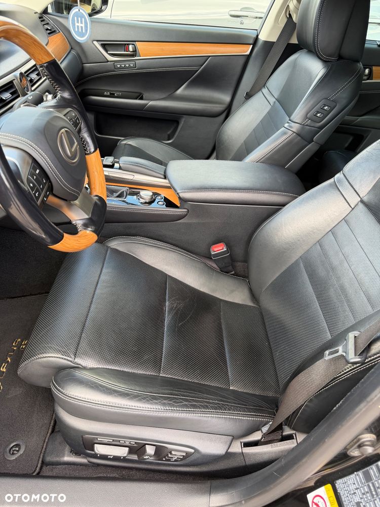 Lexus GS - 10