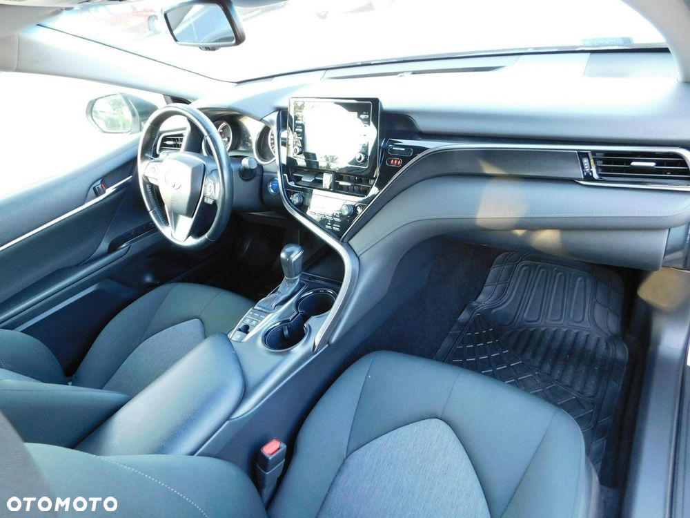 Toyota Camry - 6