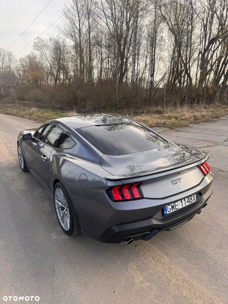 Ford Mustang - 7