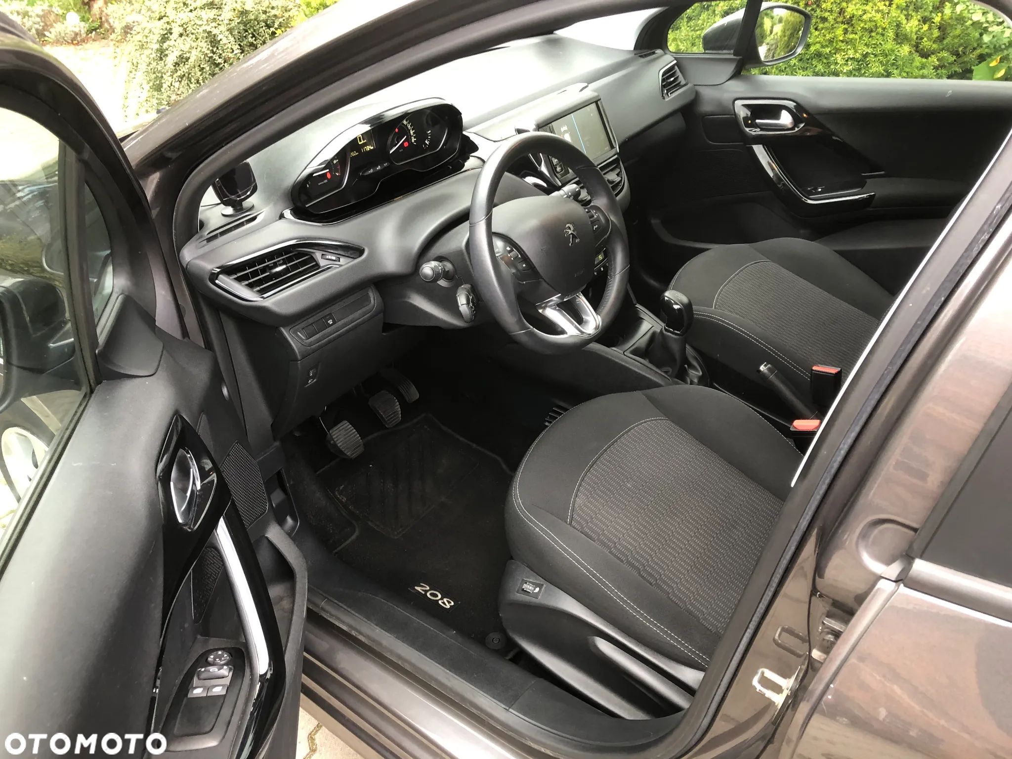 Peugeot 208 PureTech 82 Start & Stop Allure - 10