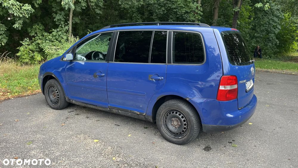Volkswagen Touran 2.0 TDI Highline - 2