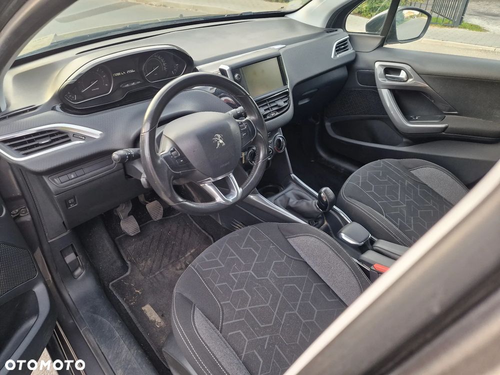 Peugeot 2008 1.6 BlueHDi Style - 17