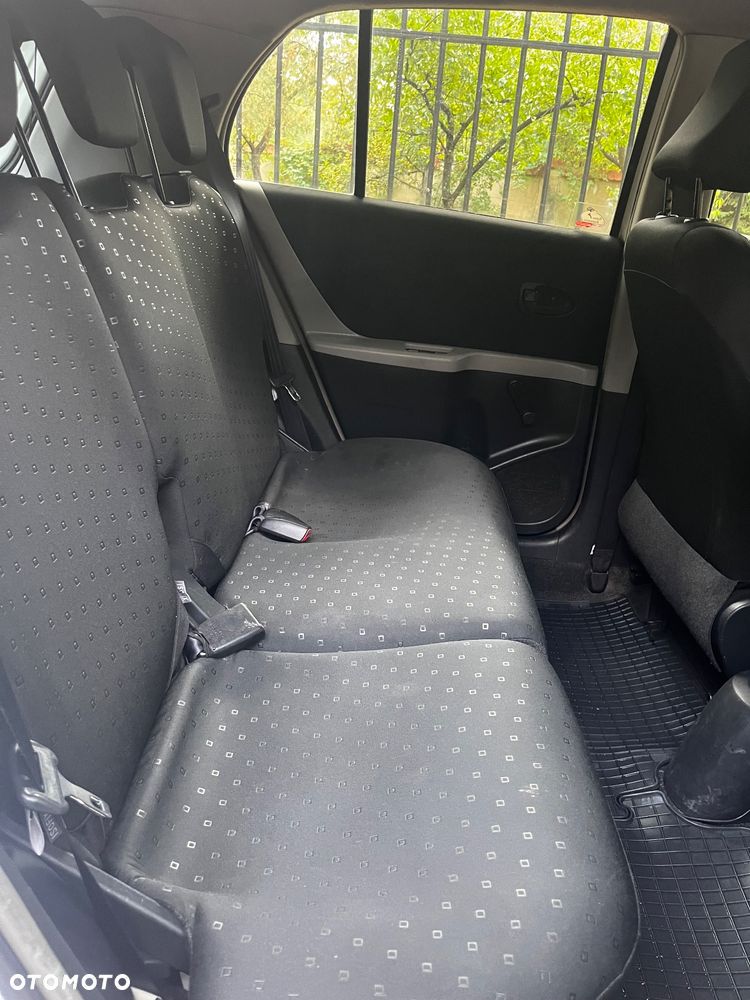 Toyota Yaris - 7