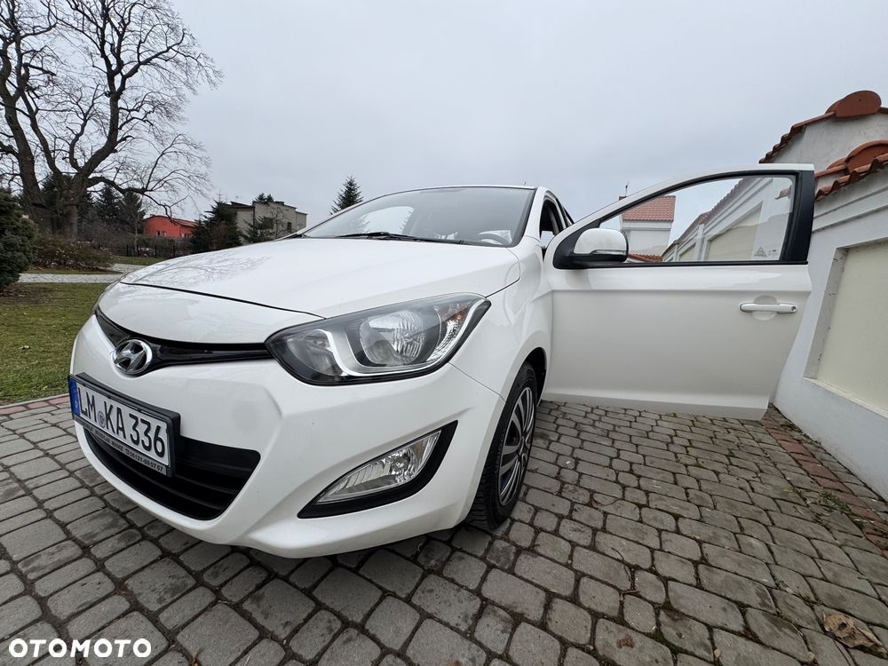 Hyundai i20 - 24