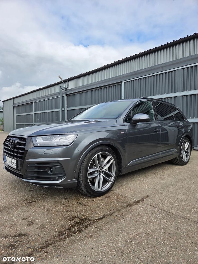 Audi Q7 - 1