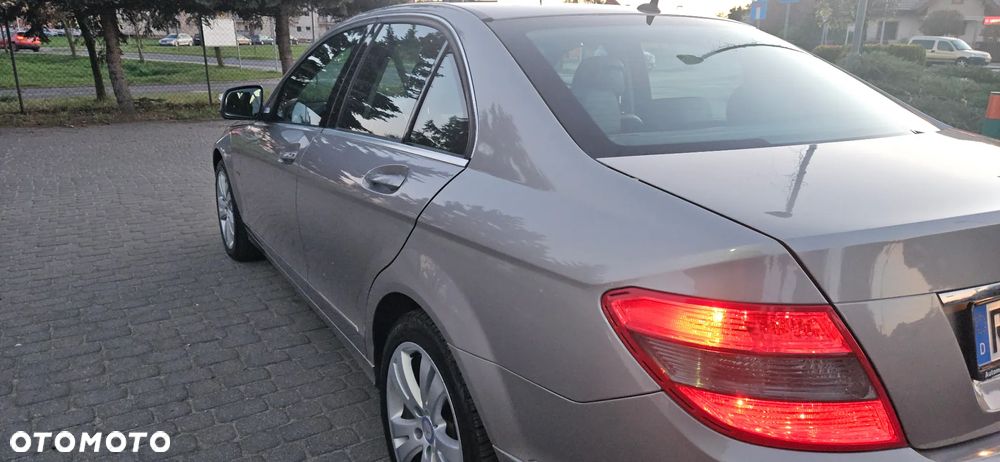 Mercedes-Benz Klasa C ver-180-blueefficiency-7g--tronic-avantgarde - 18