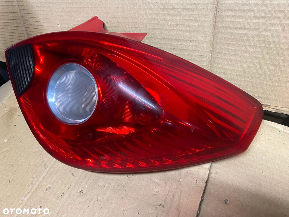 LAMPA TYLNA PRAWA OPEL CORSA D 13186351 - 2