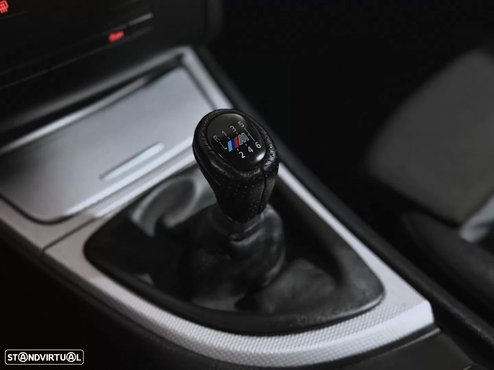 BMW 118 d Pack M - 18