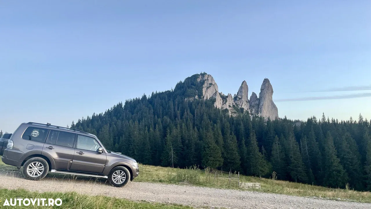 Mitsubishi Pajero - 35