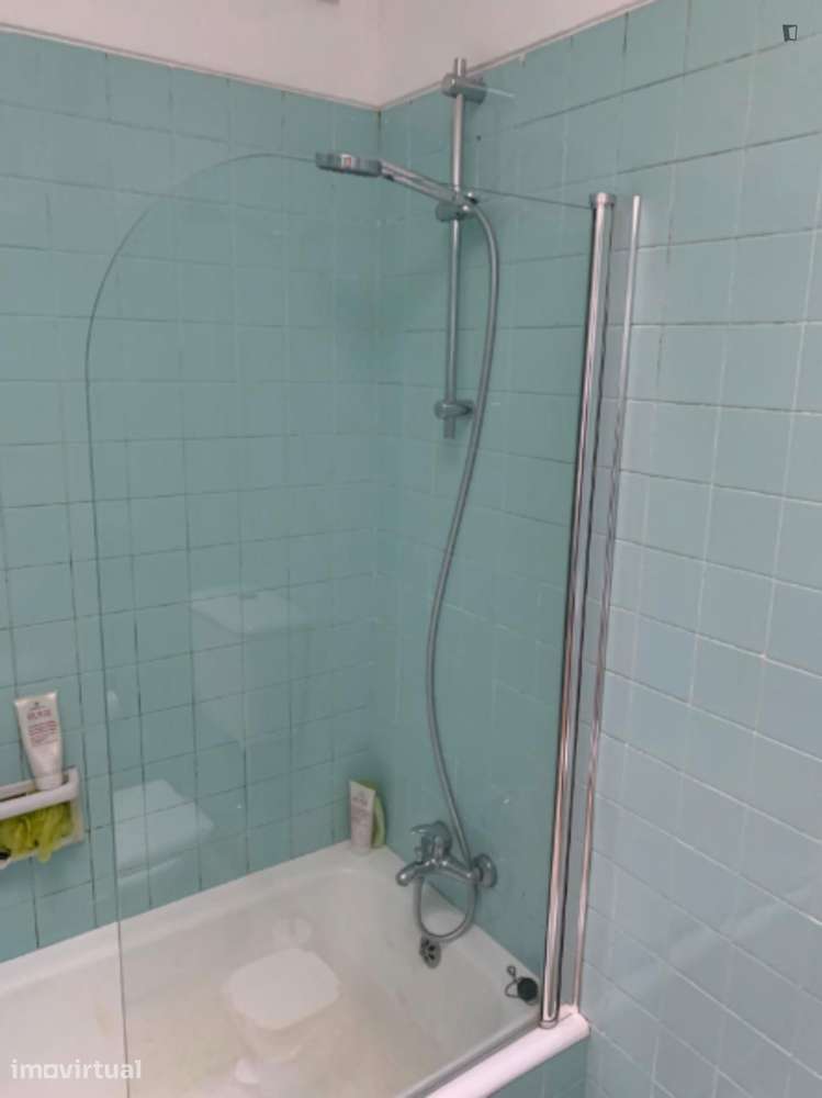 Quarto - localizado em Paranhos Porto - Grande imagem: 3/28