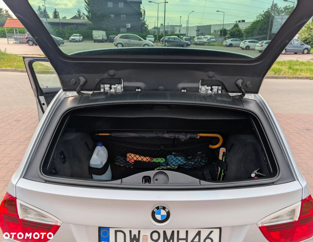 BMW Seria 3 318i - 5