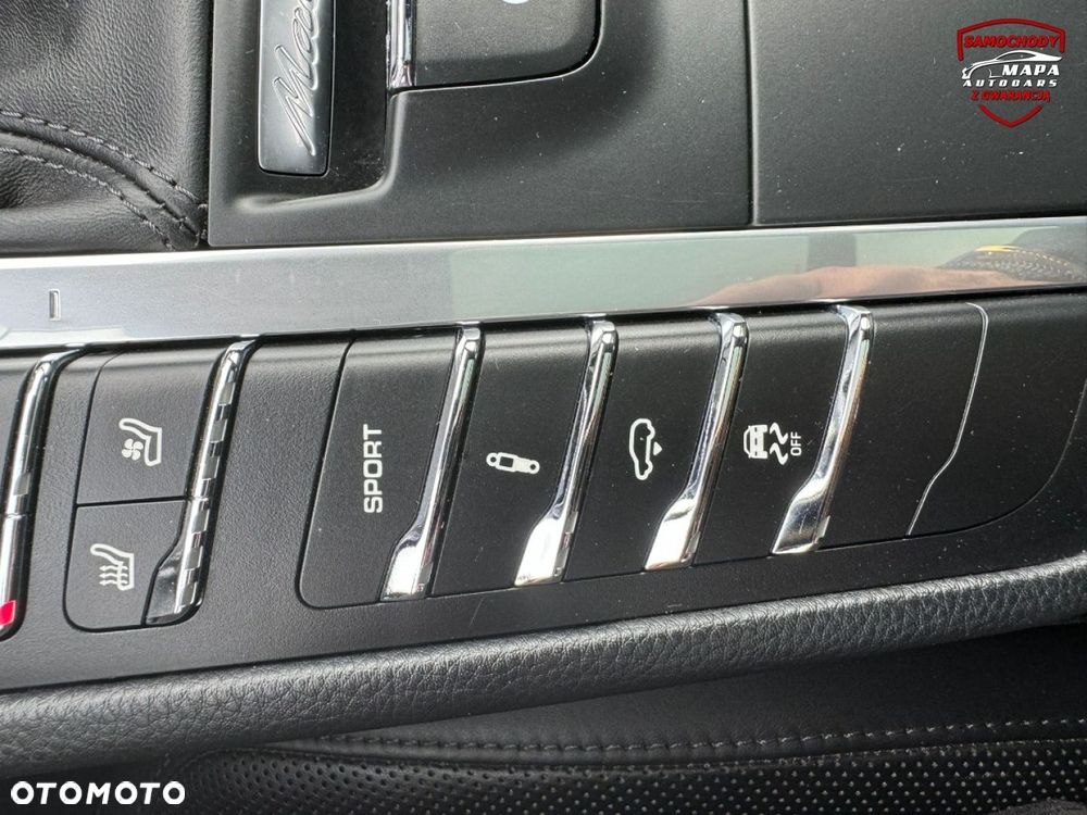 Porsche Macan S - 32