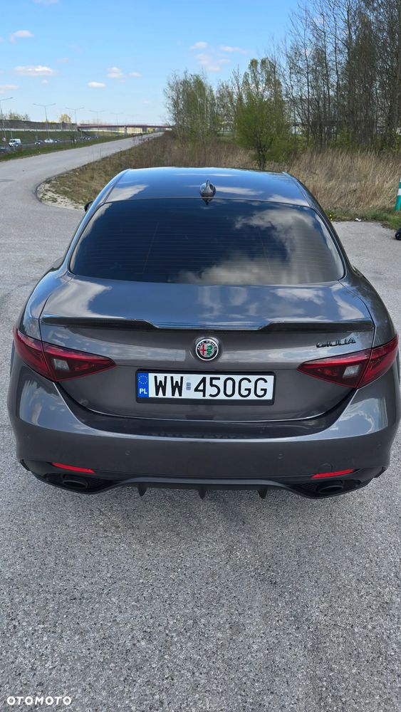 Alfa Romeo Giulia 2.0 Turbo 16V AT8 Veloce Ti - 8