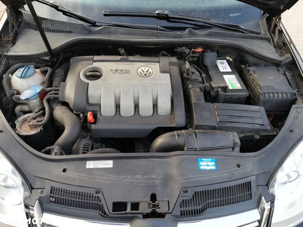 Volkswagen Golf 2.0 TDI DPF Trendline - 12