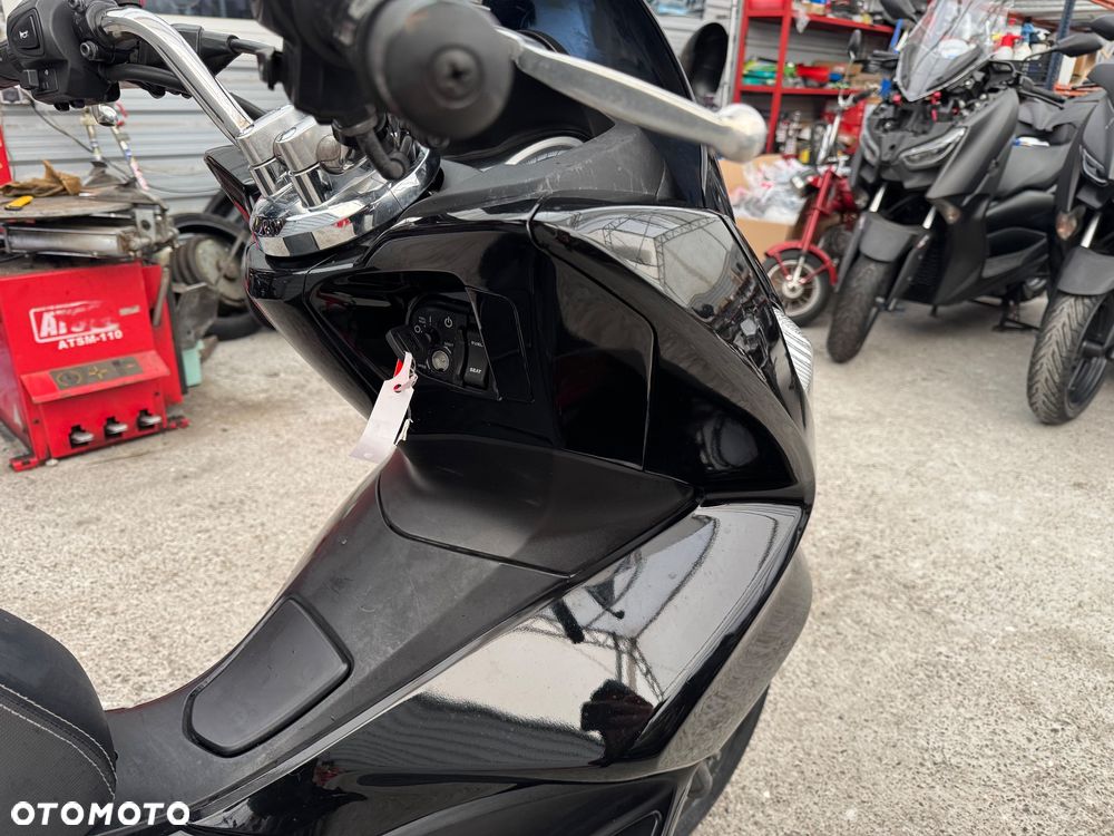 Honda PCX - 12
