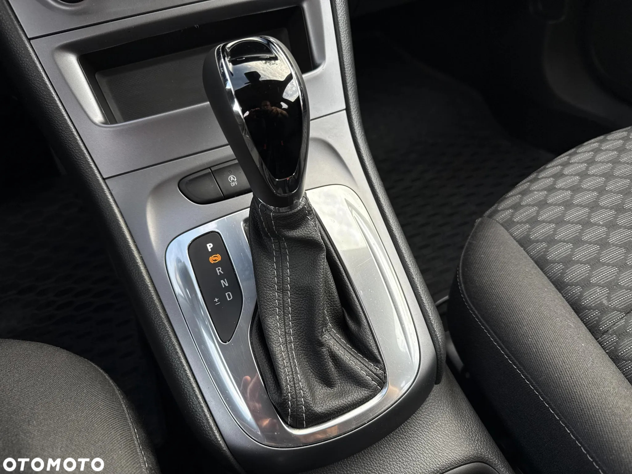 Opel Astra V 1.4 T Edition S&S - 14