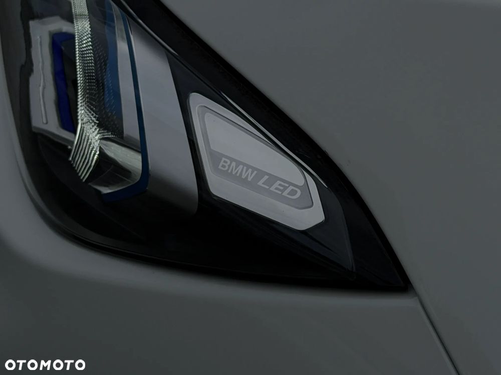 BMW Seria 3 318i M Sport - 9