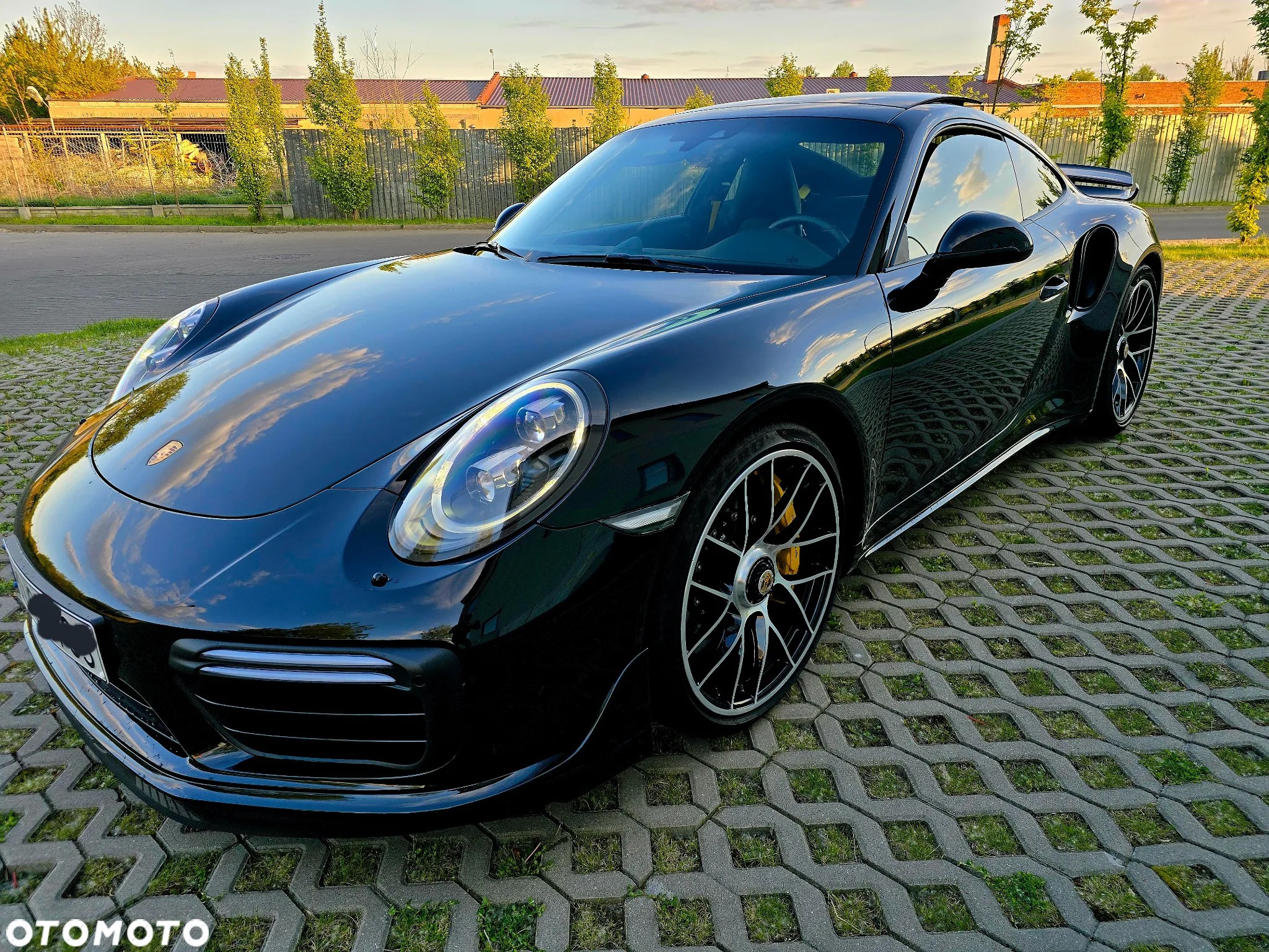Porsche 911 Turbo S - 25