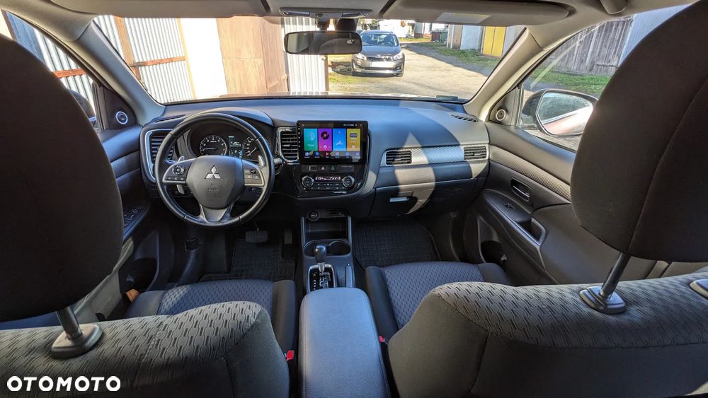 Mitsubishi Outlander 2.0 Intense + - 17
