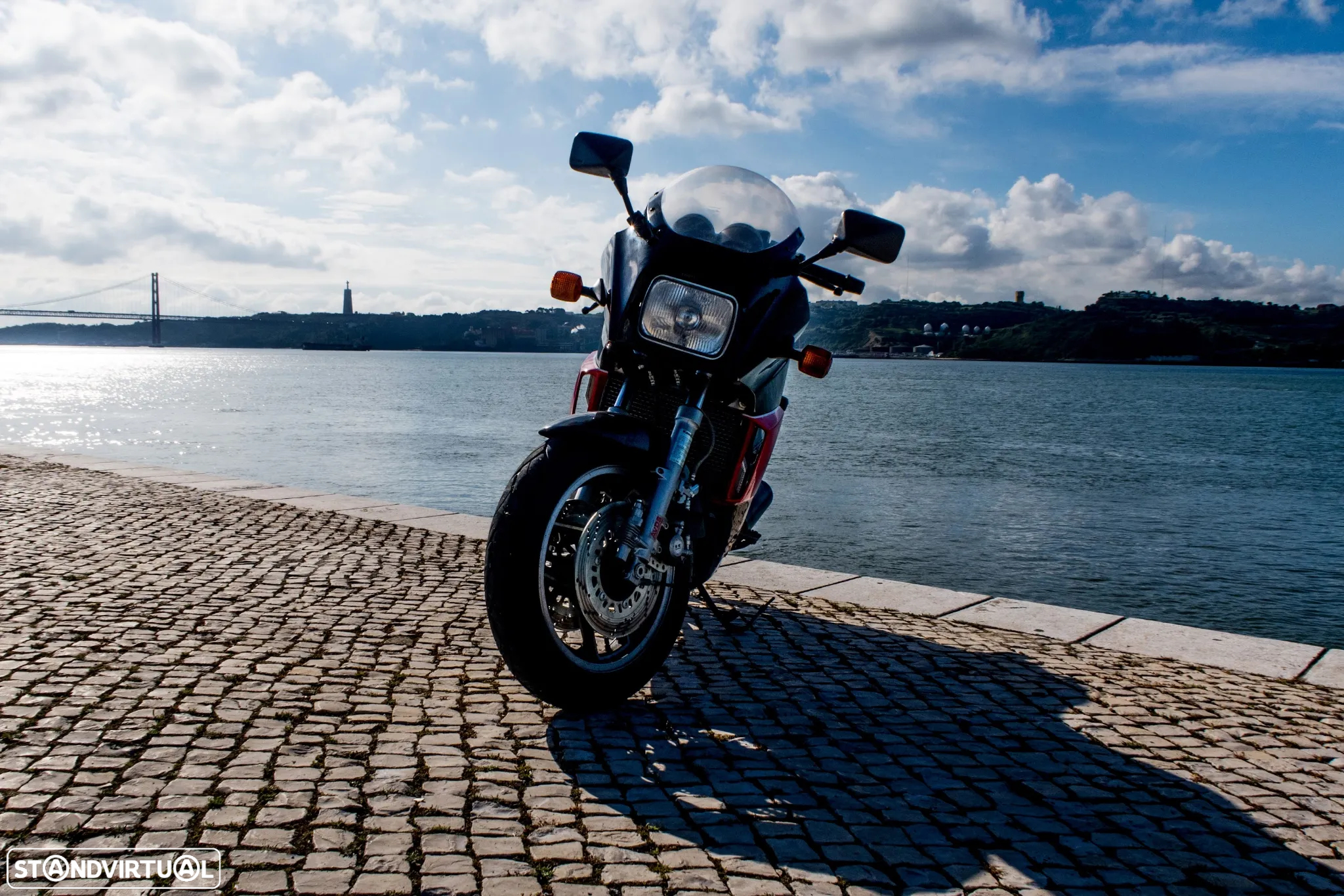 Kawasaki GPZ 900R - 3