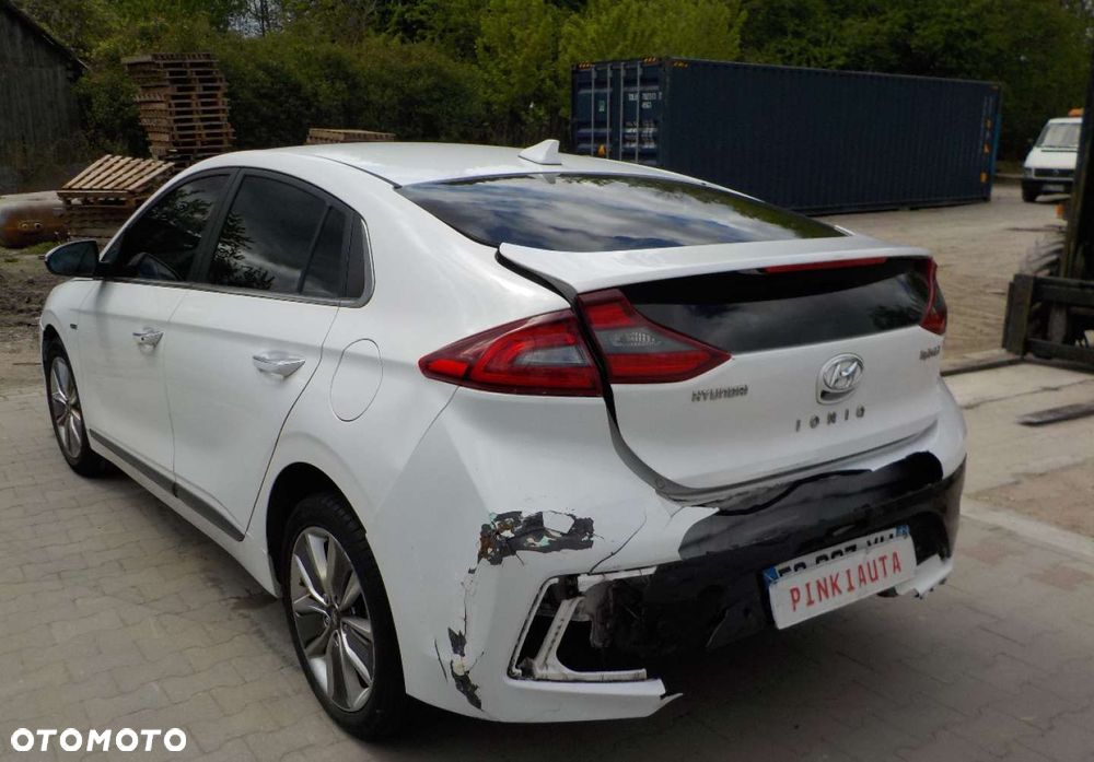 Hyundai IONIQ - 10