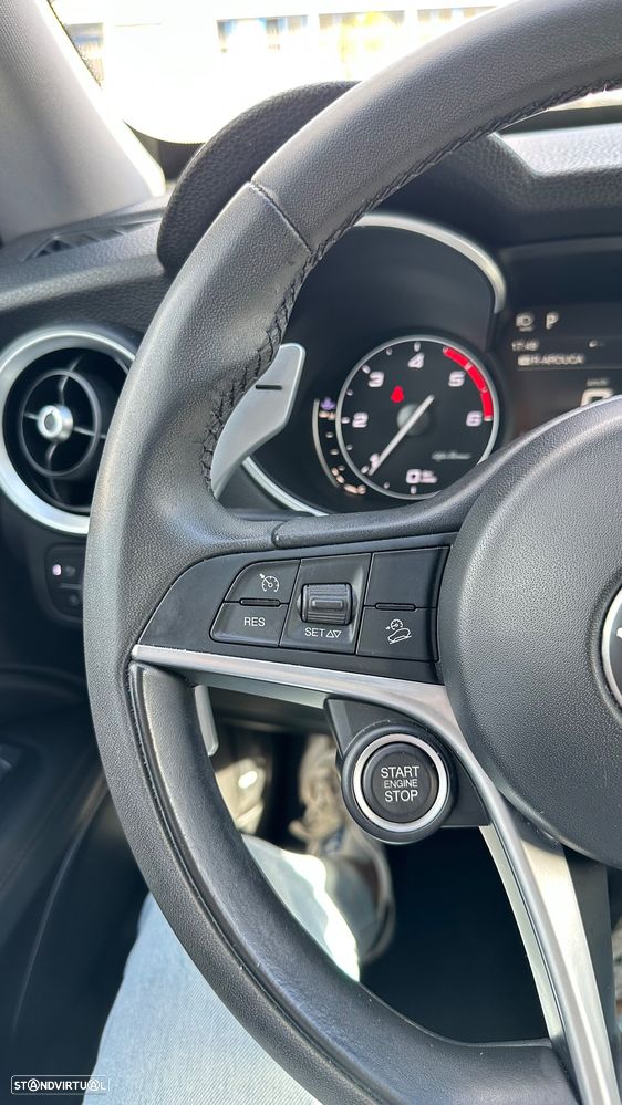 Alfa Romeo Stelvio 2.2 D AT8 - 32