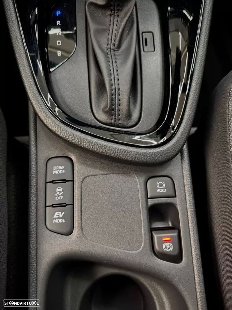 Toyota Yaris Cross 1.5 HDF Comfort - 24