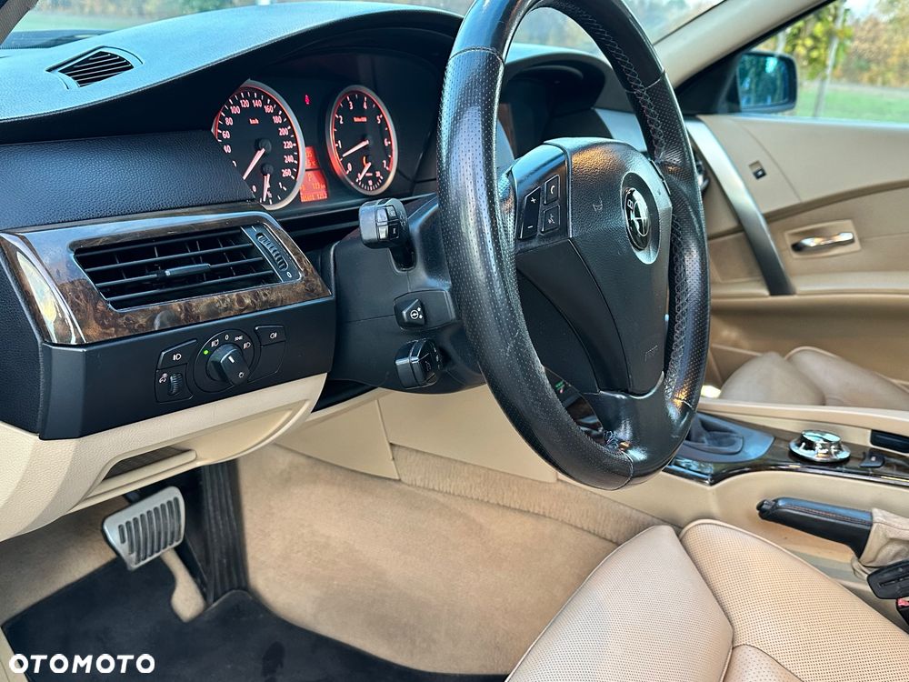 BMW Seria 5 2003 photo 4