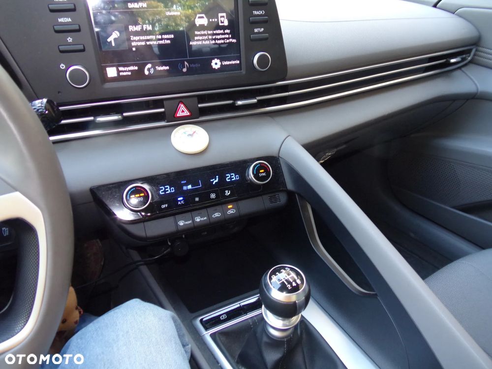 Hyundai Elantra 1.6 Smart - 22