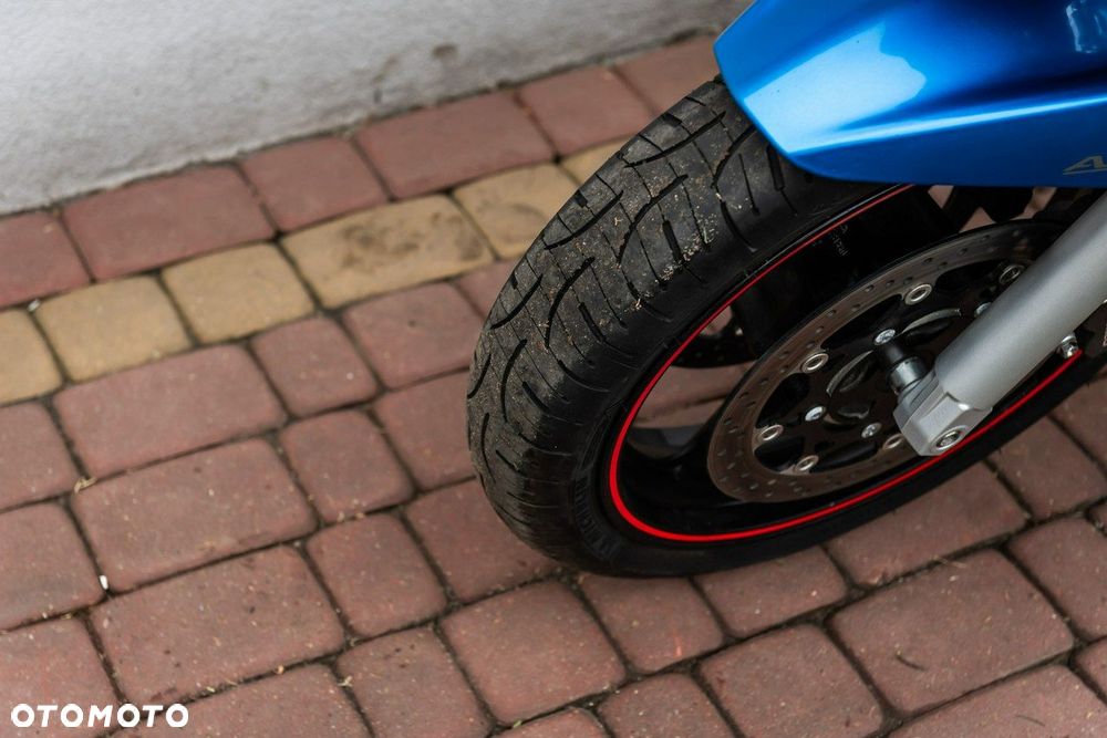 Suzuki GSX - 6