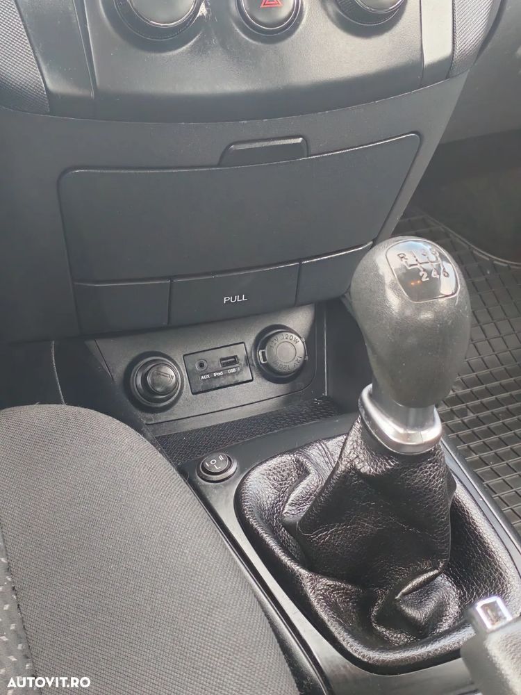 Hyundai i30 1.6 CRDi UEFA EURO 2012 Edition - 14